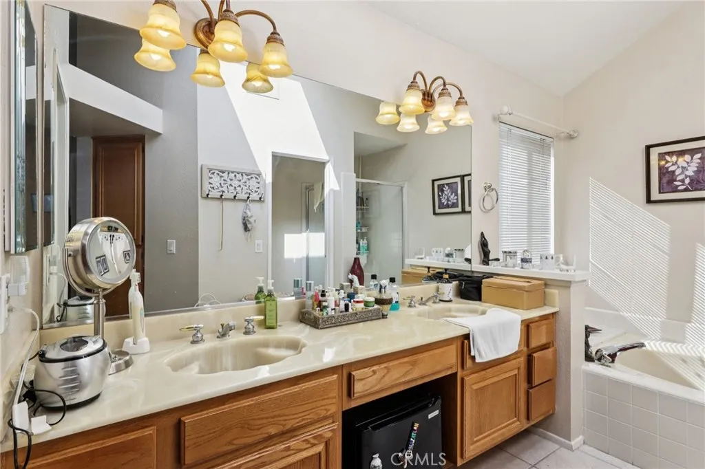 1214 Miller Court, Upland, California 91784 home-pic-31