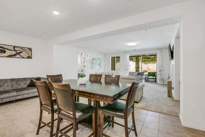 11 DINING MLS