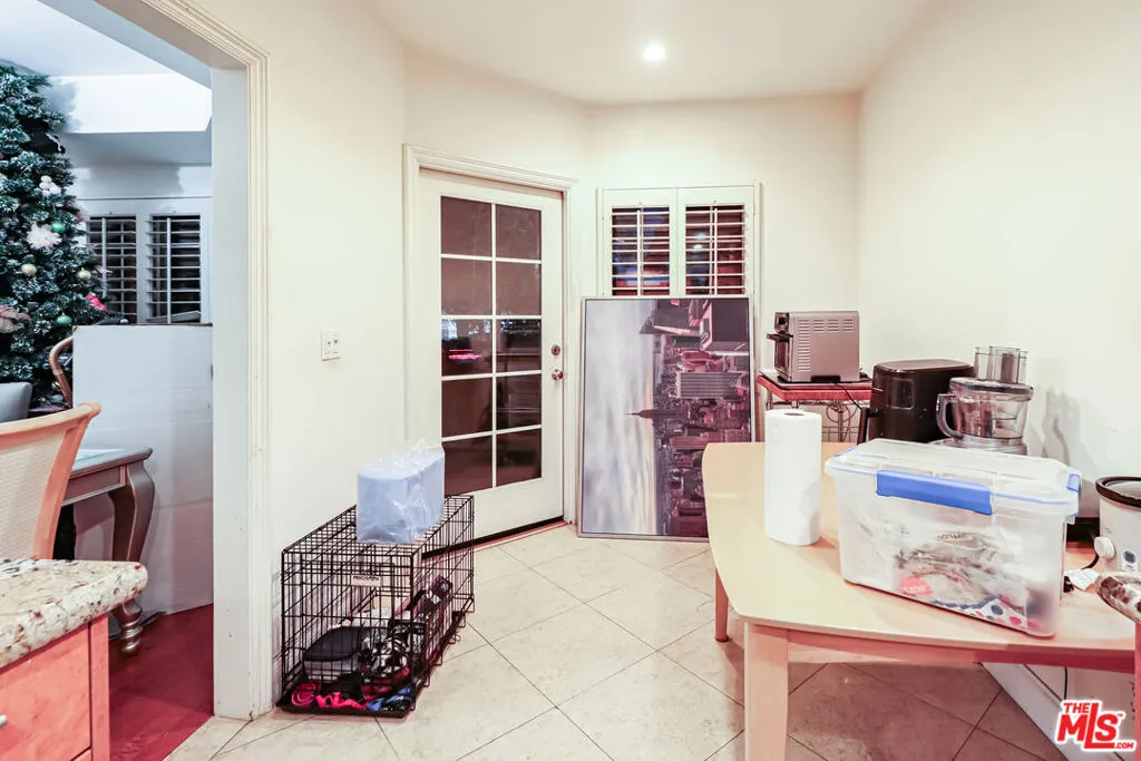 4310 Cahuenga Boulevard 103, Toluca Lake, California 91602 home-pic-7