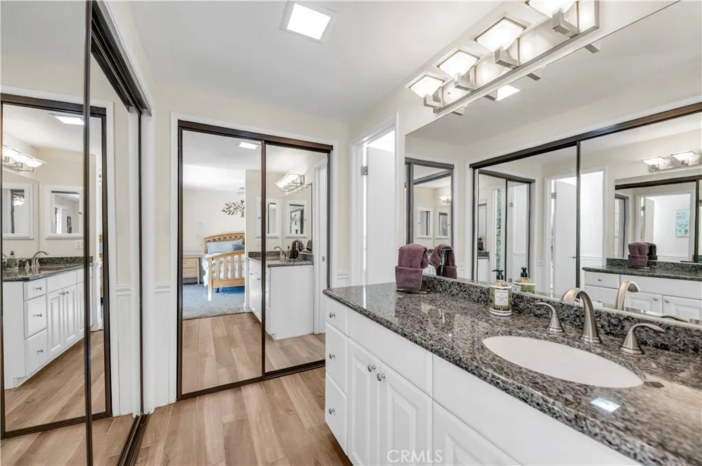 475 Termino, Corona, California 92879 home-pic-18