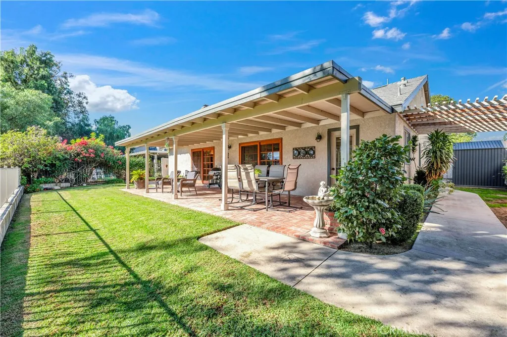 475 Termino, Corona, California 92879 home-pic-25