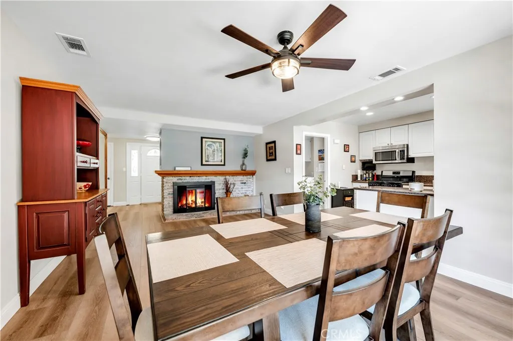 475 Termino, Corona, California 92879 home-pic-11