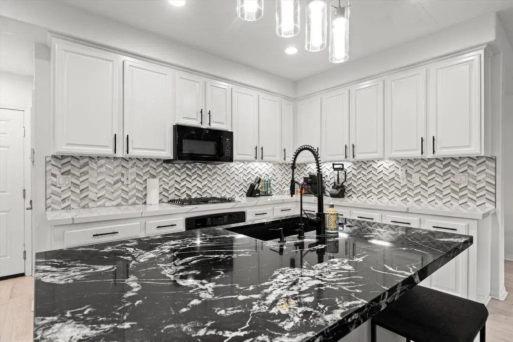 42836 Del Lago Court, Indio, California 92203 home-pic-7