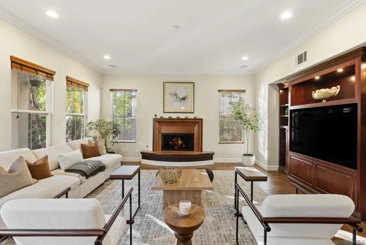 7424 La Mantanza, San Diego, California 92127