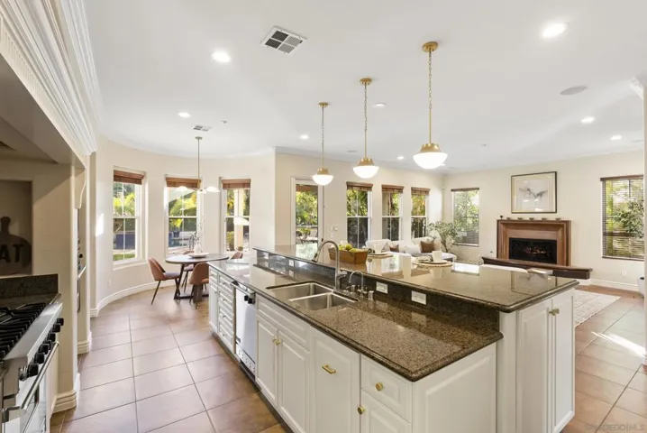 7424 La Mantanza, San Diego, California 92127