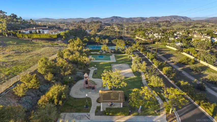 7424 La Mantanza, San Diego, California 92127