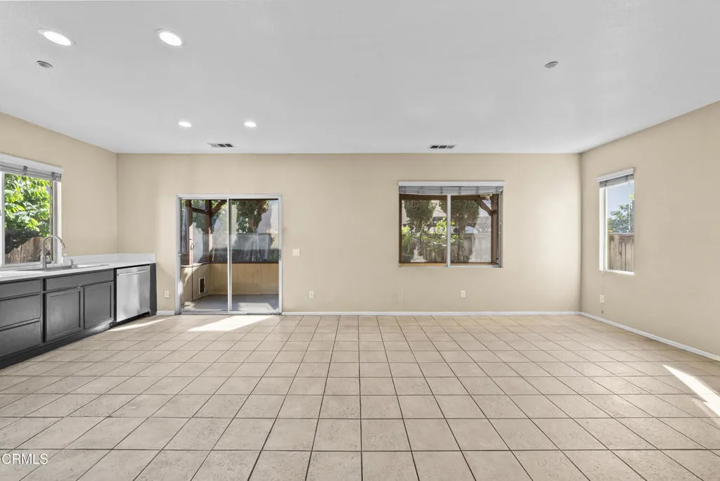 1930 Ribera Drive, Oxnard, California 93030 home-pic-6