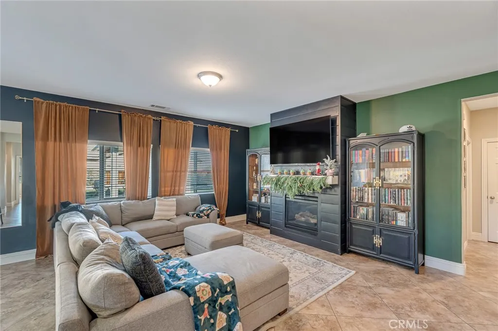 12936 Presidio, Victorville, California 92394 home-pic-8