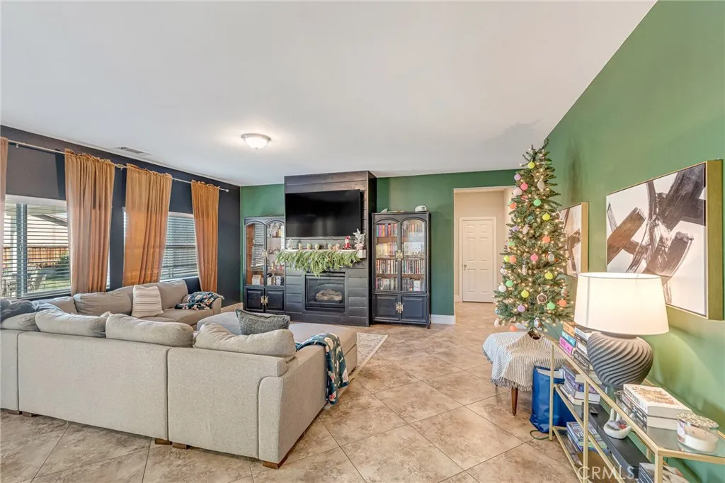 12936 Presidio, Victorville, California 92394 home-pic-11