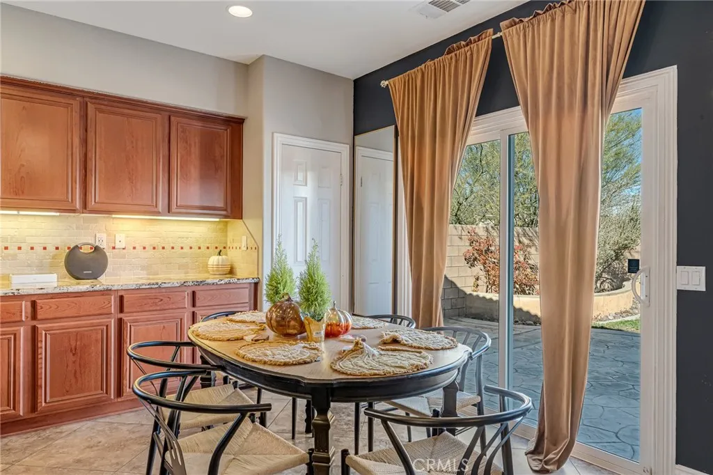 12936 Presidio, Victorville, California 92394 home-pic-15