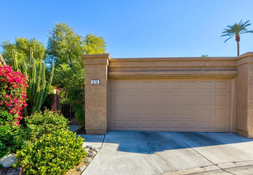 44079 Elba Court, Palm Desert, California 92260 home-pic-2