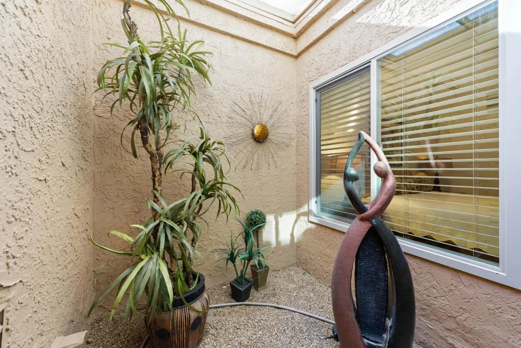 44079 Elba Court, Palm Desert, California 92260 home-pic-24