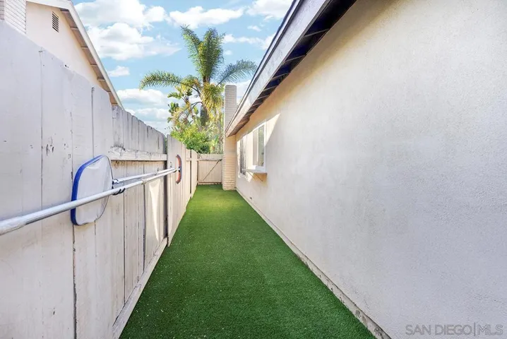 13647 Paseo Cardiel, San Diego, California 92129