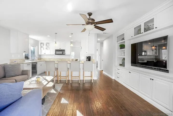 13647 Paseo Cardiel, San Diego, California 92129