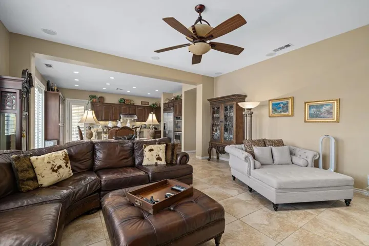 28-web-or-mls-JL_Residenza_0125_028