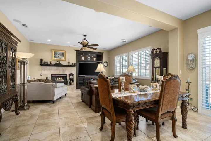 25-web-or-mls-JL_Residenza_0125_025