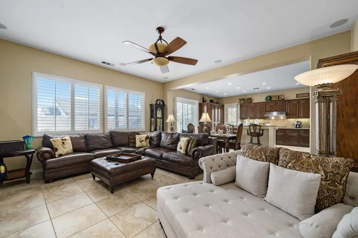27-web-or-mls-JL_Residenza_0125_027