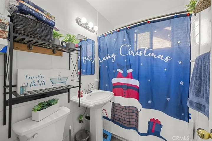 2016 Gates Street, Los Angeles, California 90031