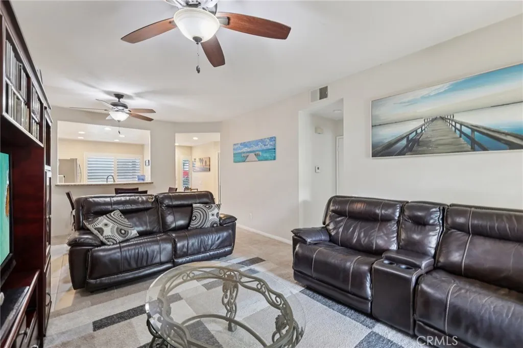 944 Lupine Hills, Vista, California 92081 home-pic-12
