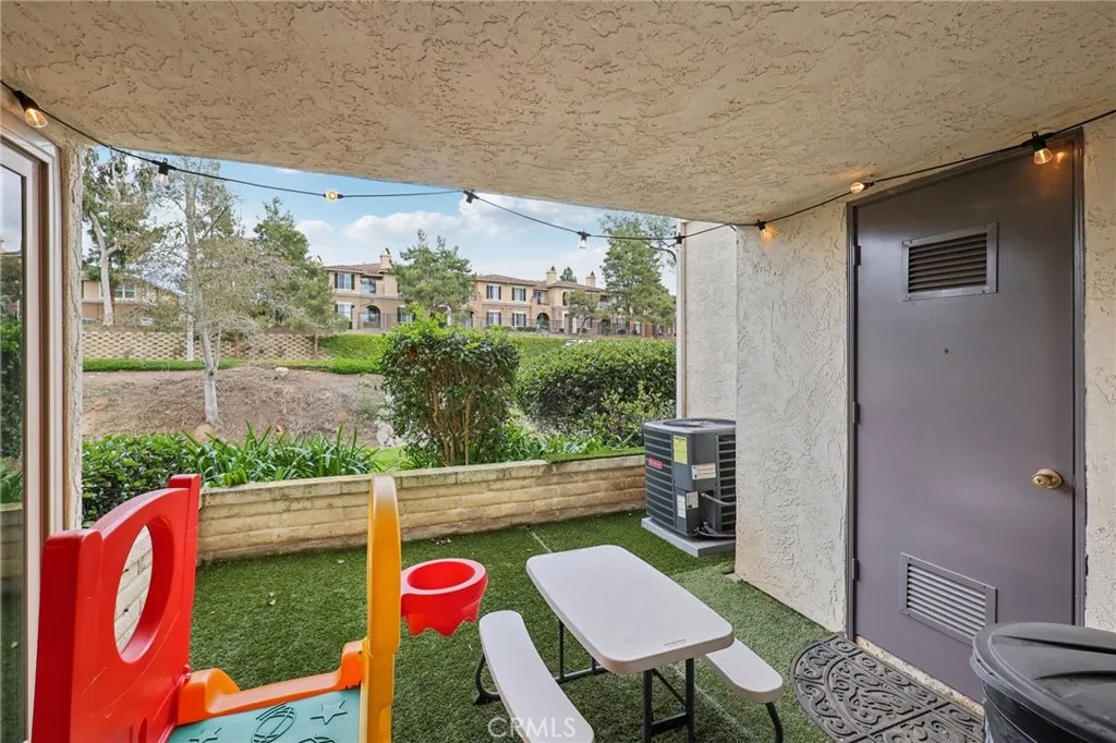 944 Lupine Hills, Vista, California 92081 home-pic-34