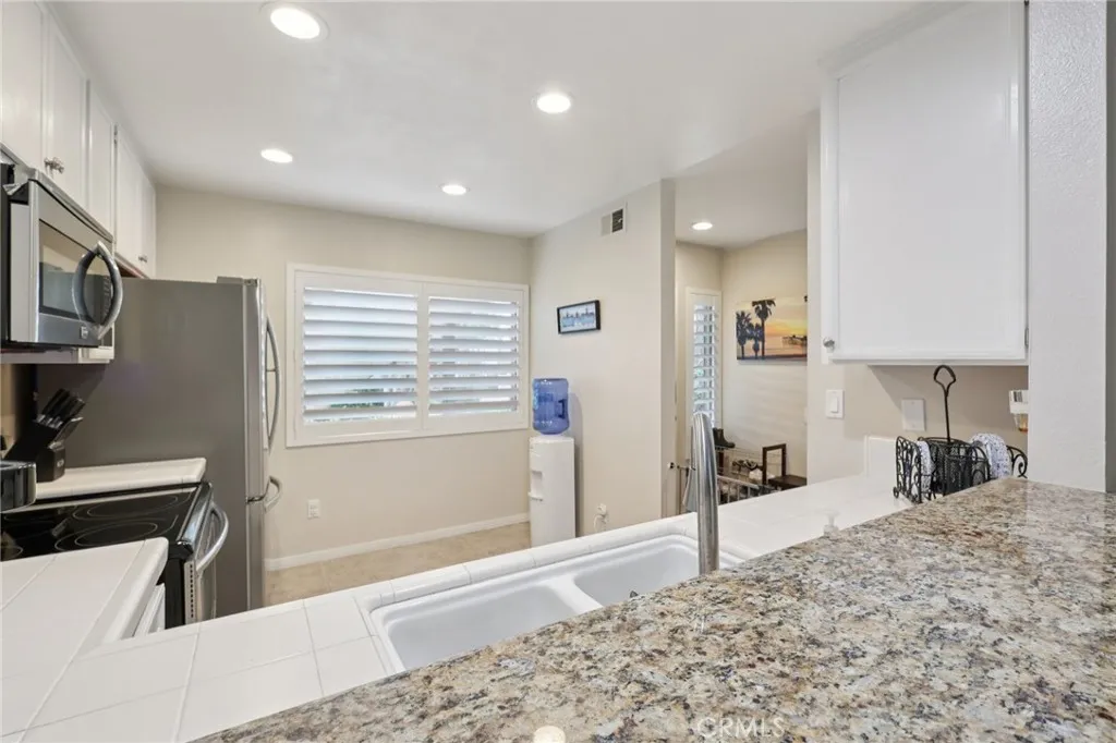 944 Lupine Hills, Vista, California 92081 home-pic-18