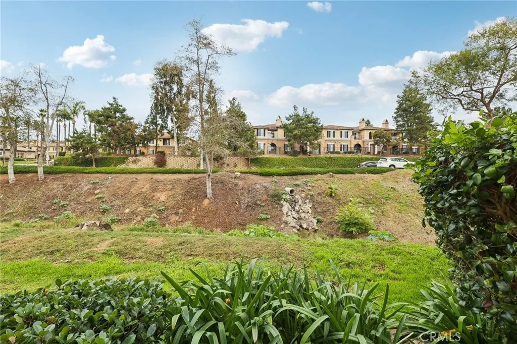944 Lupine Hills, Vista, California 92081 home-pic-38