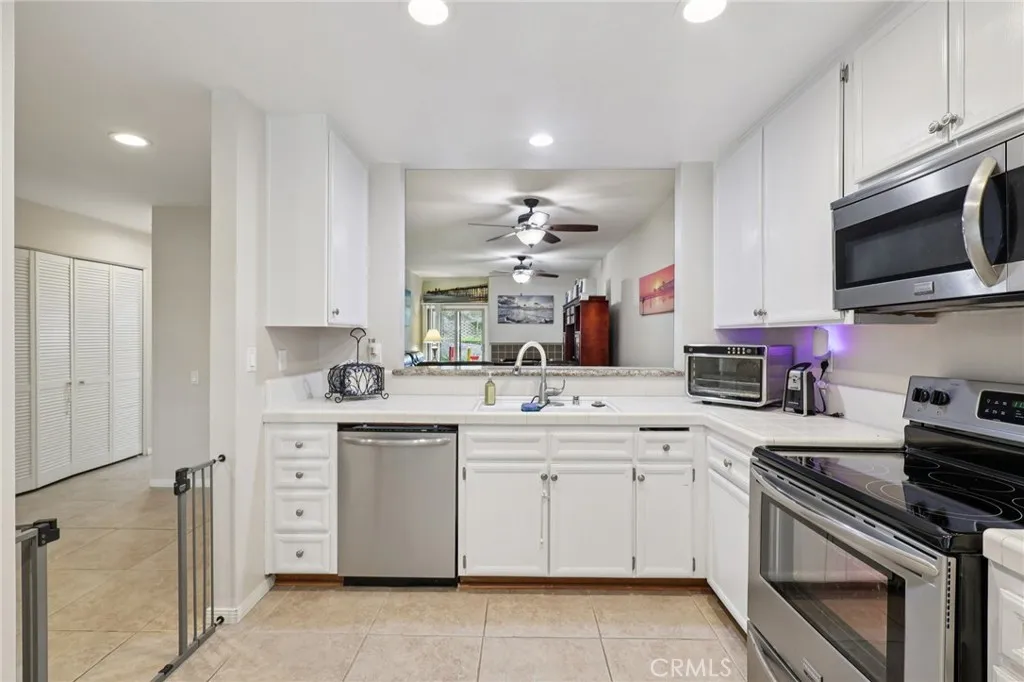 944 Lupine Hills, Vista, California 92081 home-pic-22
