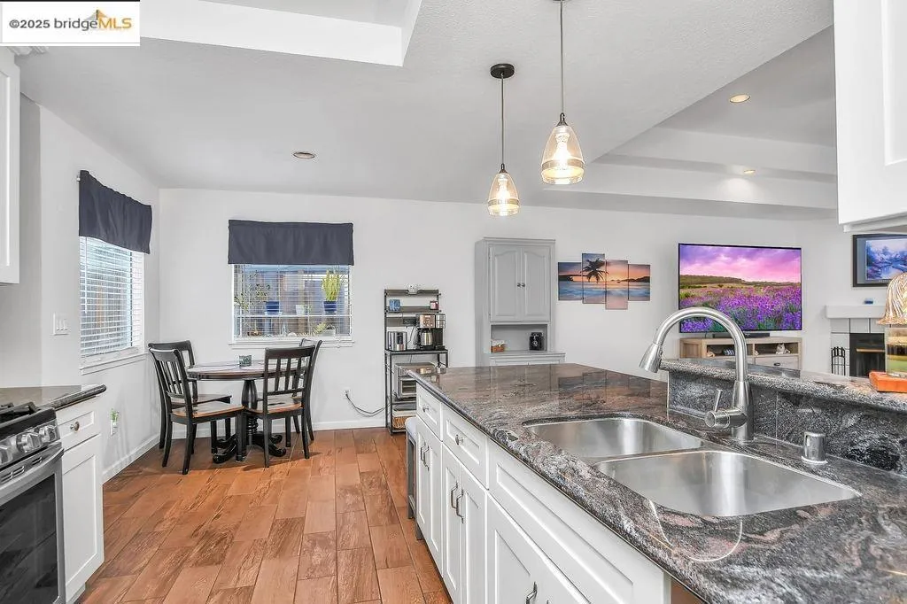 2041 Beringer Way, Oakley, California 94561 home-pic-15