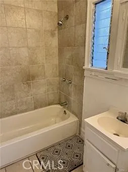 726 W 76th, Los Angeles, California 90044 home-pic-9