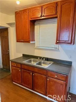 726 W 76th, Los Angeles, California 90044 home-pic-7