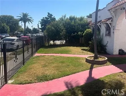 726 W 76th, Los Angeles, California 90044 home-pic-3
