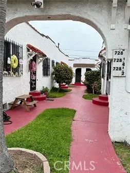 726 W 76th, Los Angeles, California 90044 home-pic-2