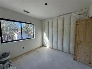 526 Woodside, Big Bear City, California 92314 home-pic-8