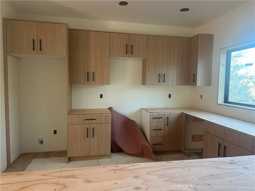 526 Woodside, Big Bear City, California 92314 home-pic-7