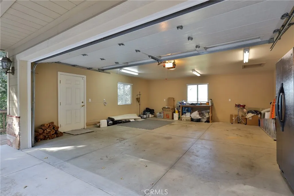 25152 Valle Drive, Crestline, California 92325 home-pic-33