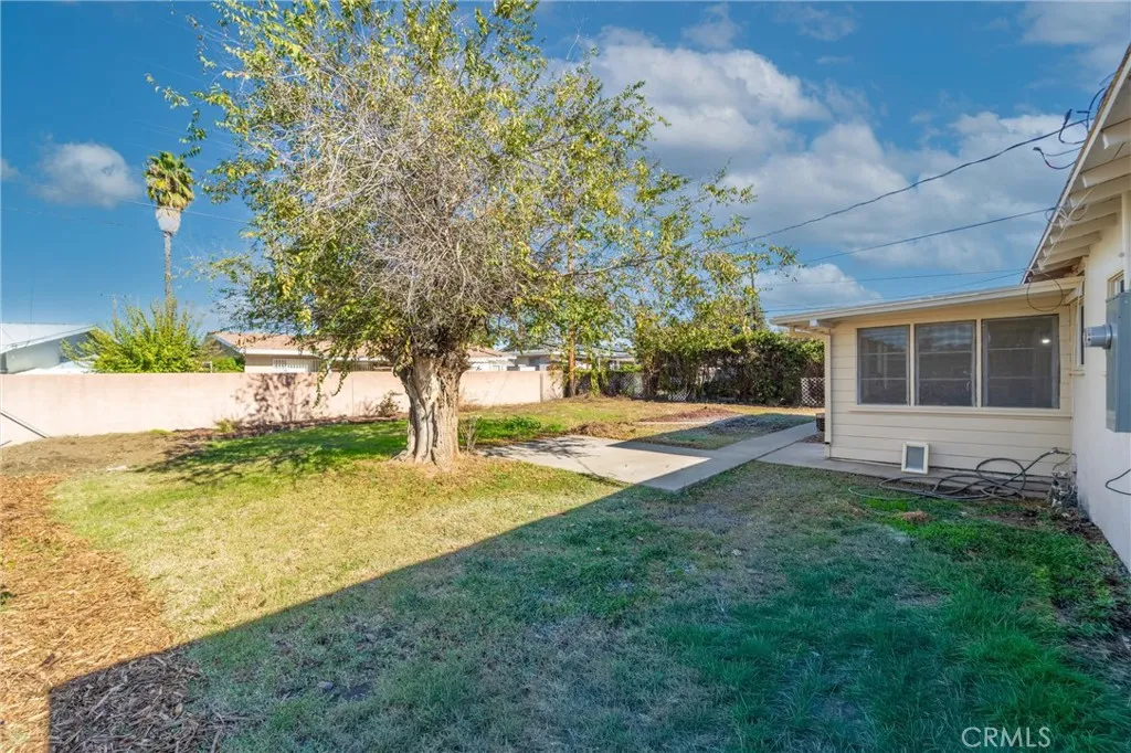 110 W Montrose, Hemet, California 92543 home-pic-12
