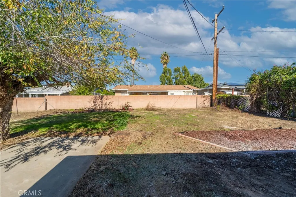 110 W Montrose, Hemet, California 92543 home-pic-14