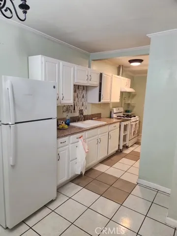 7437 Irvine, North Hollywood, California 91605