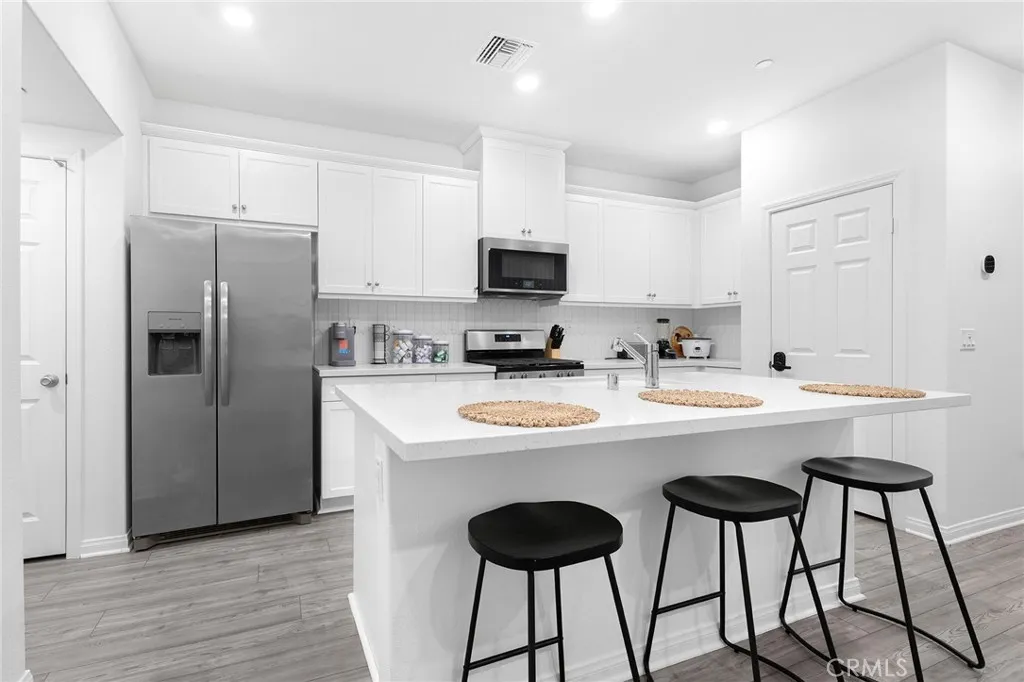 3957 E Huntington, Ontario, California 91761 home-pic-11