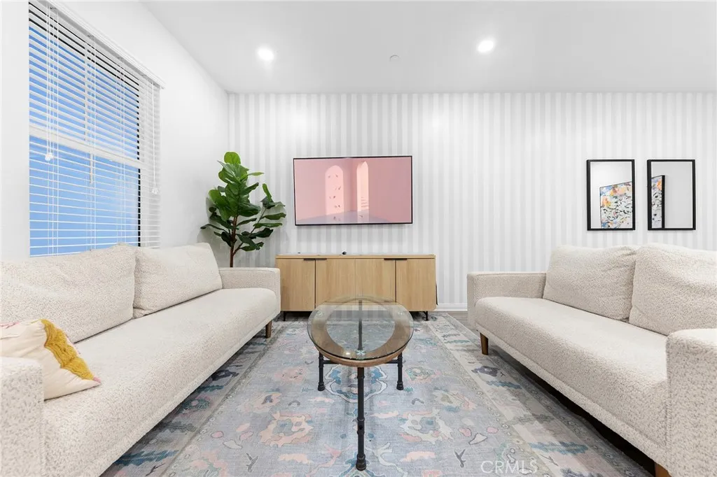3957 E Huntington, Ontario, California 91761 home-pic-4