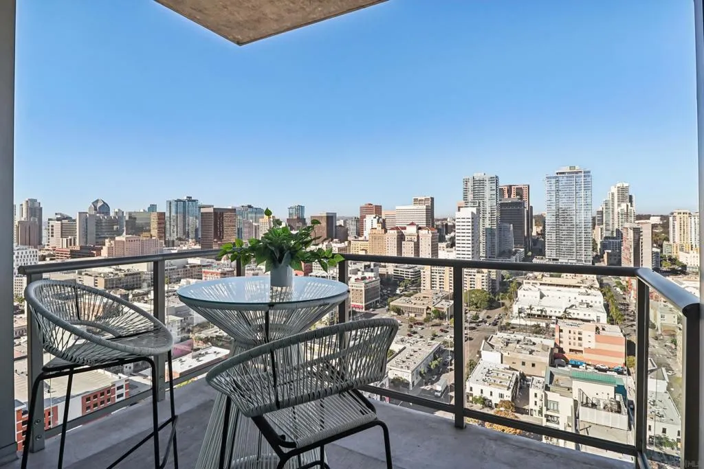 800 The Mark Ln 2703, San Diego, California 92101 home-pic-32