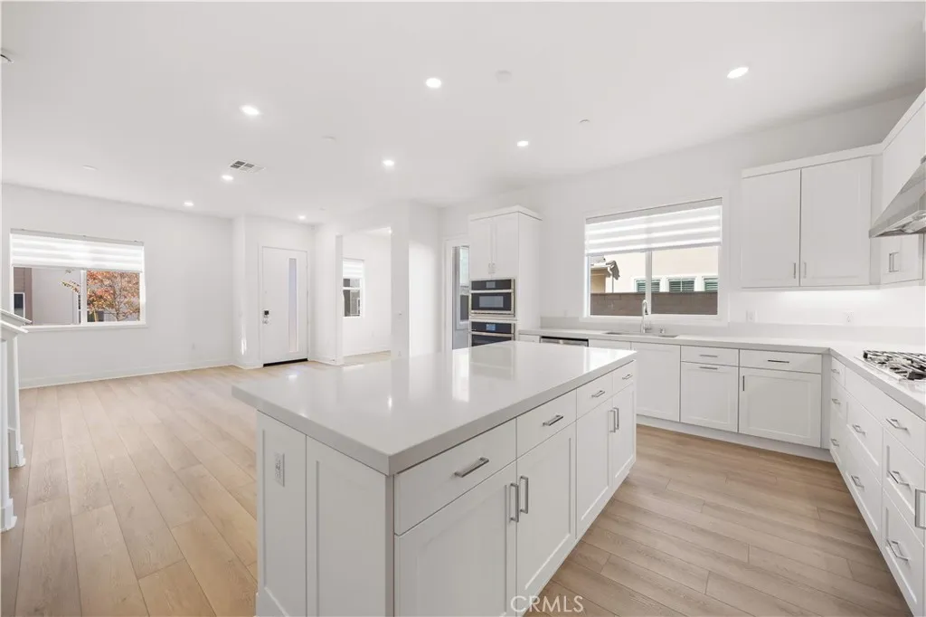 289 Shoveler, Irvine, California 92618 home-pic-13