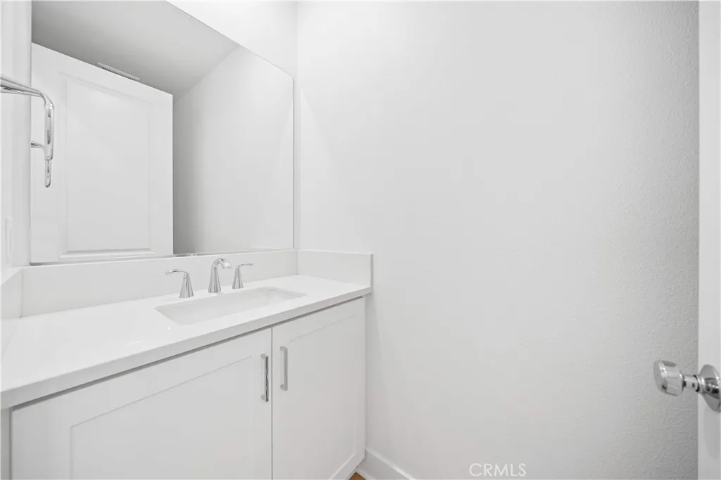 289 Shoveler, Irvine, California 92618 home-pic-17