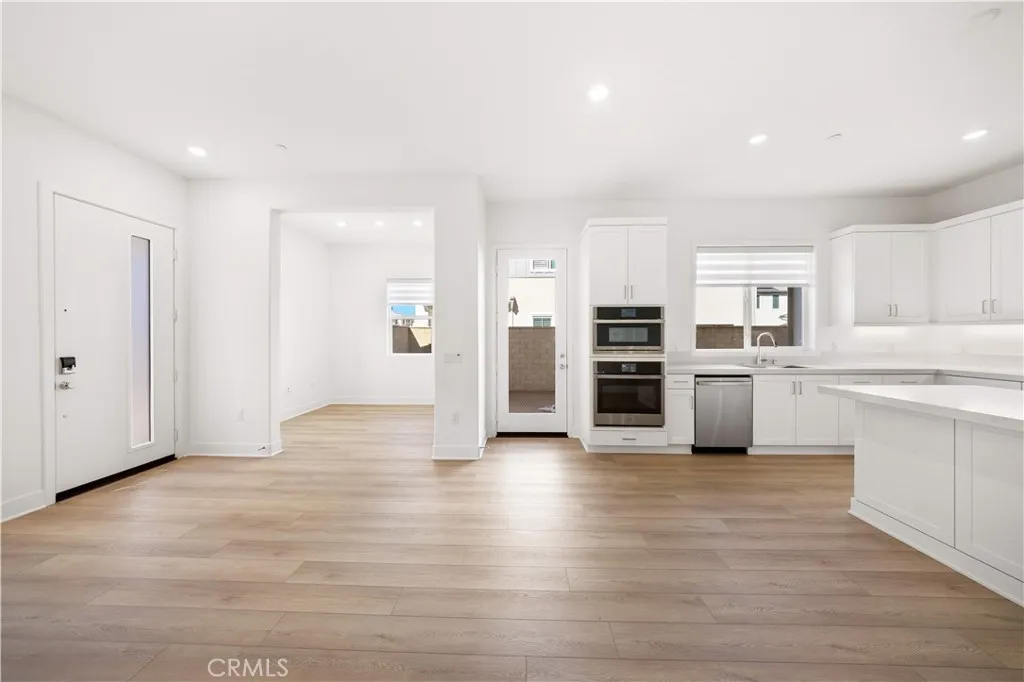 289 Shoveler, Irvine, California 92618 home-pic-10