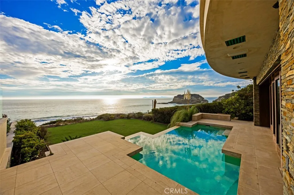 25 Bay, Laguna Beach, California 92651 home-pic-14