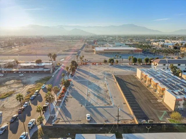 20-46150 Rubidoux Street-20