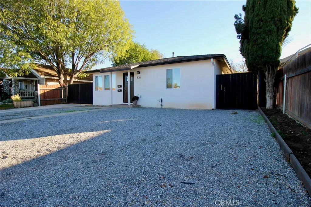 836 W 9th Street, Corona, California 92882 home-pic-1