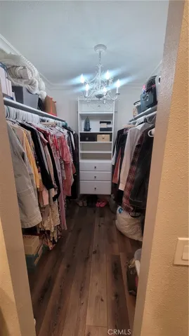 Walk-In​​‌​​​​‌​​‌‌​​‌​​​‌‌​​​‌​​‌‌​​‌‌​​‌‌​​​​ Closet