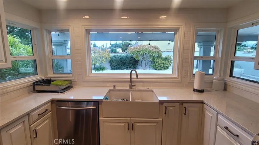 Perfect Garden Window and Farmhouse Kitchen Sink