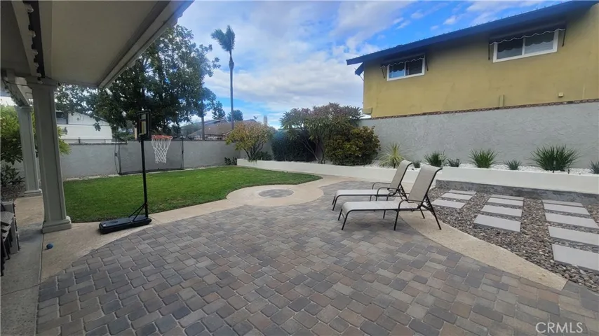 Spacious Back yard!
